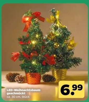 LED-Weihnachtsbaum geschmückt